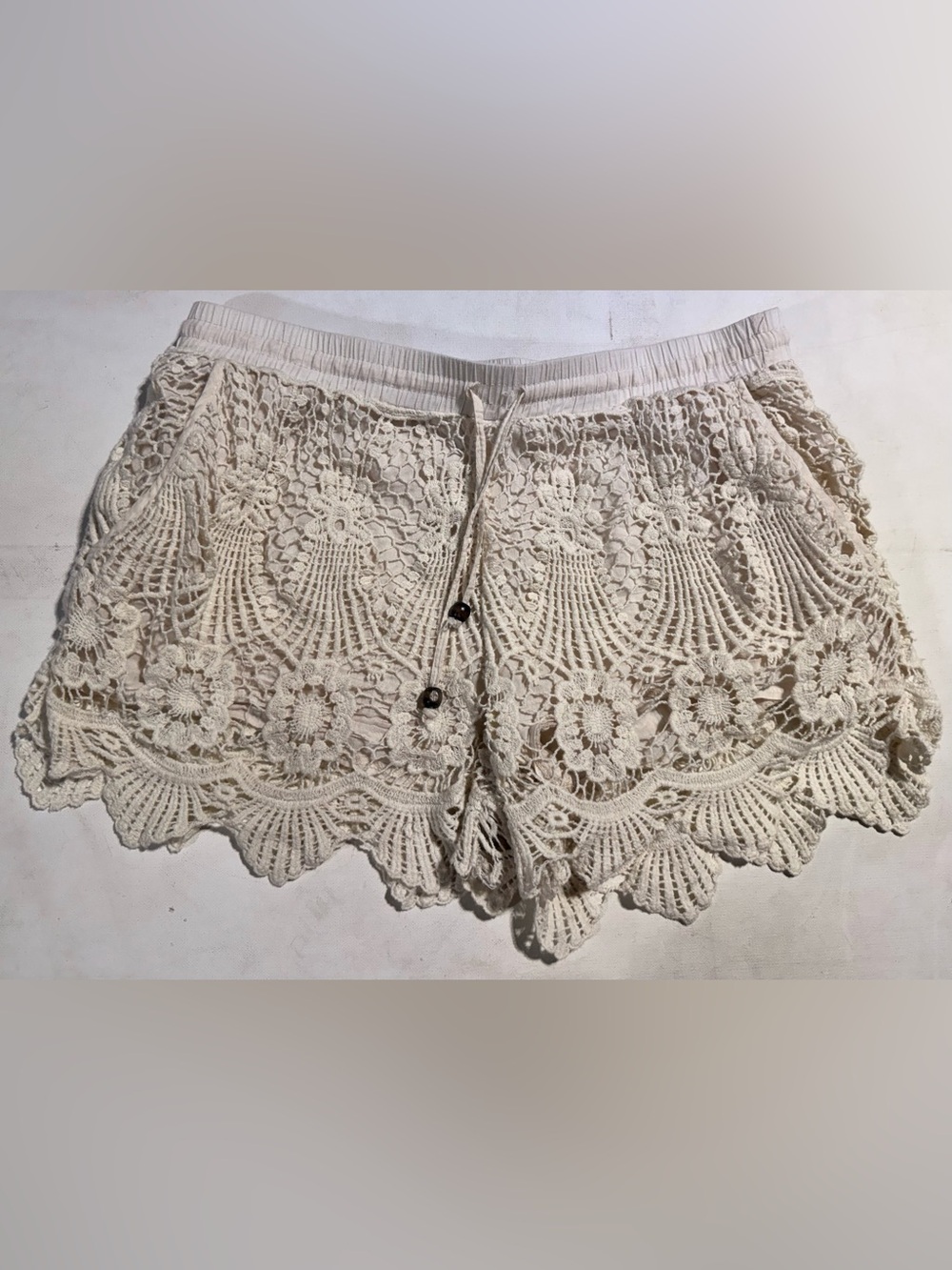 Solitaire Swim Size-Large Cream Crochet Lace Drawstring Shorts